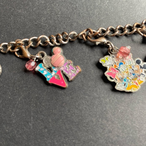 Disney charm bracelet with 7 charms plus the silver toned Mickey head - Picture 8 of 10